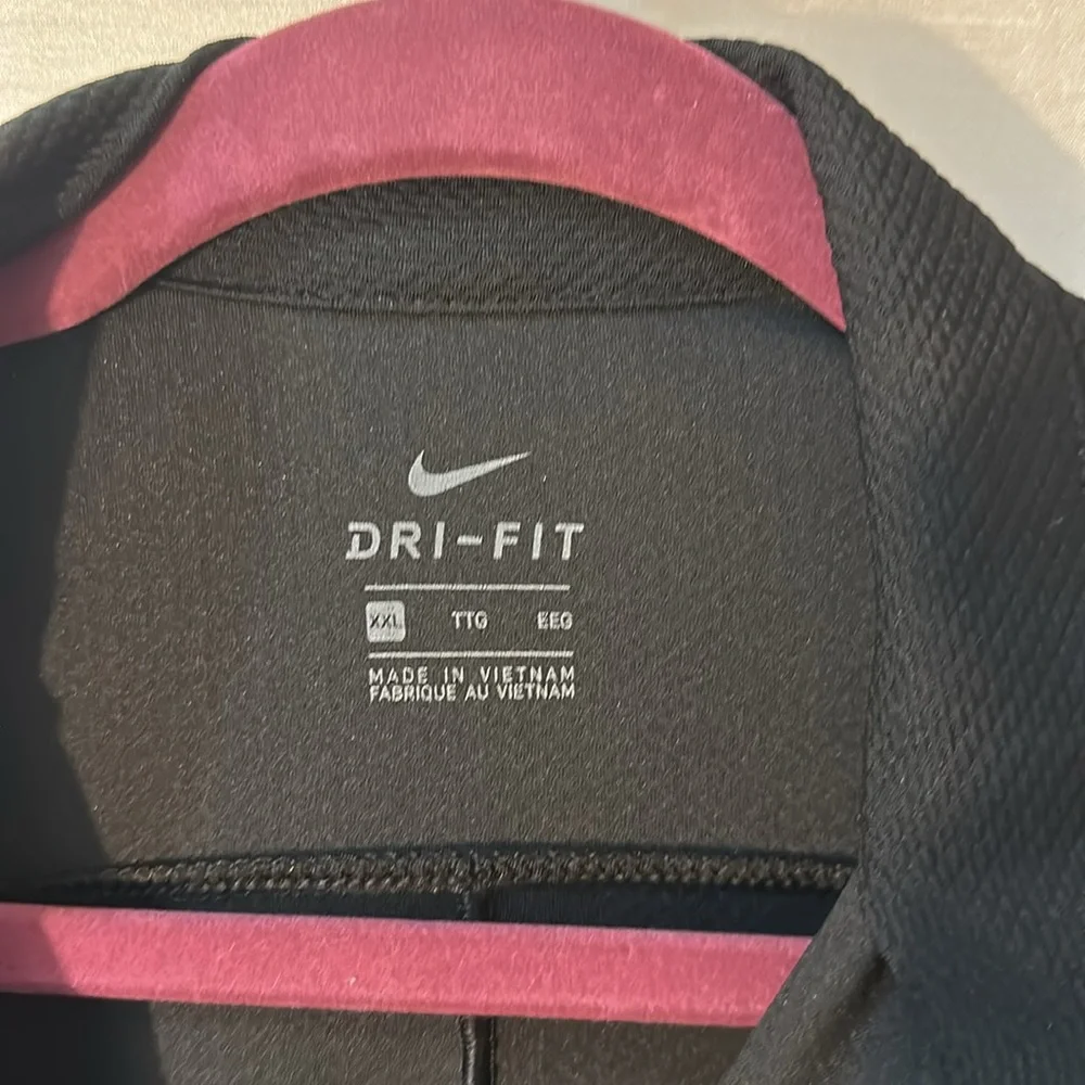 Nike Dri-Fit Black Woman’s XXL UV Long Sleeve Shirt - Picture 2 of 6